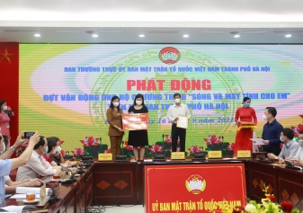 HANEL ỦNG HỘ 18 BỘ MÁY TÍNH CHO CHƯƠNG TRÌNH “SÓNG VÀ MÁY TÍNH CHO EM”